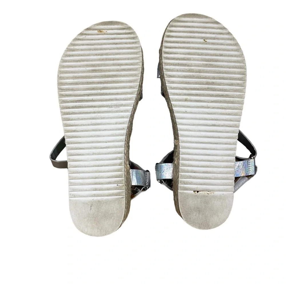 DV by Dolce Vita Umbria Sandal, Big Girl's Size 5 Silver
